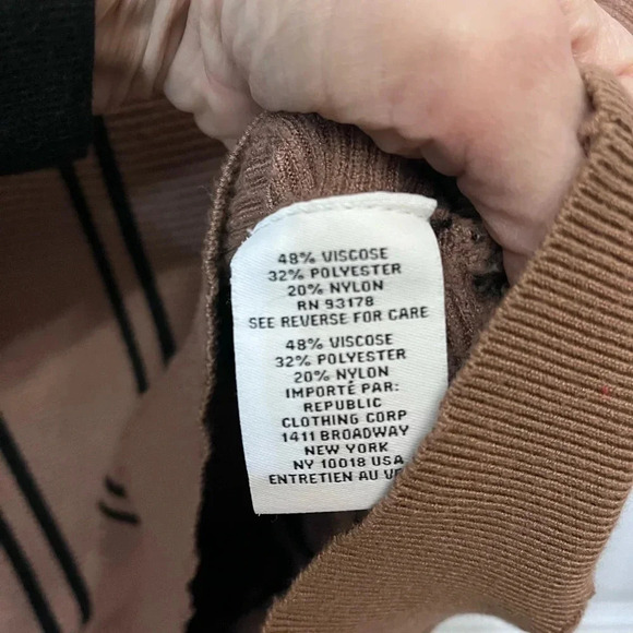 Magaschoni Sweater Size Small finale price - Picture 11 of 12